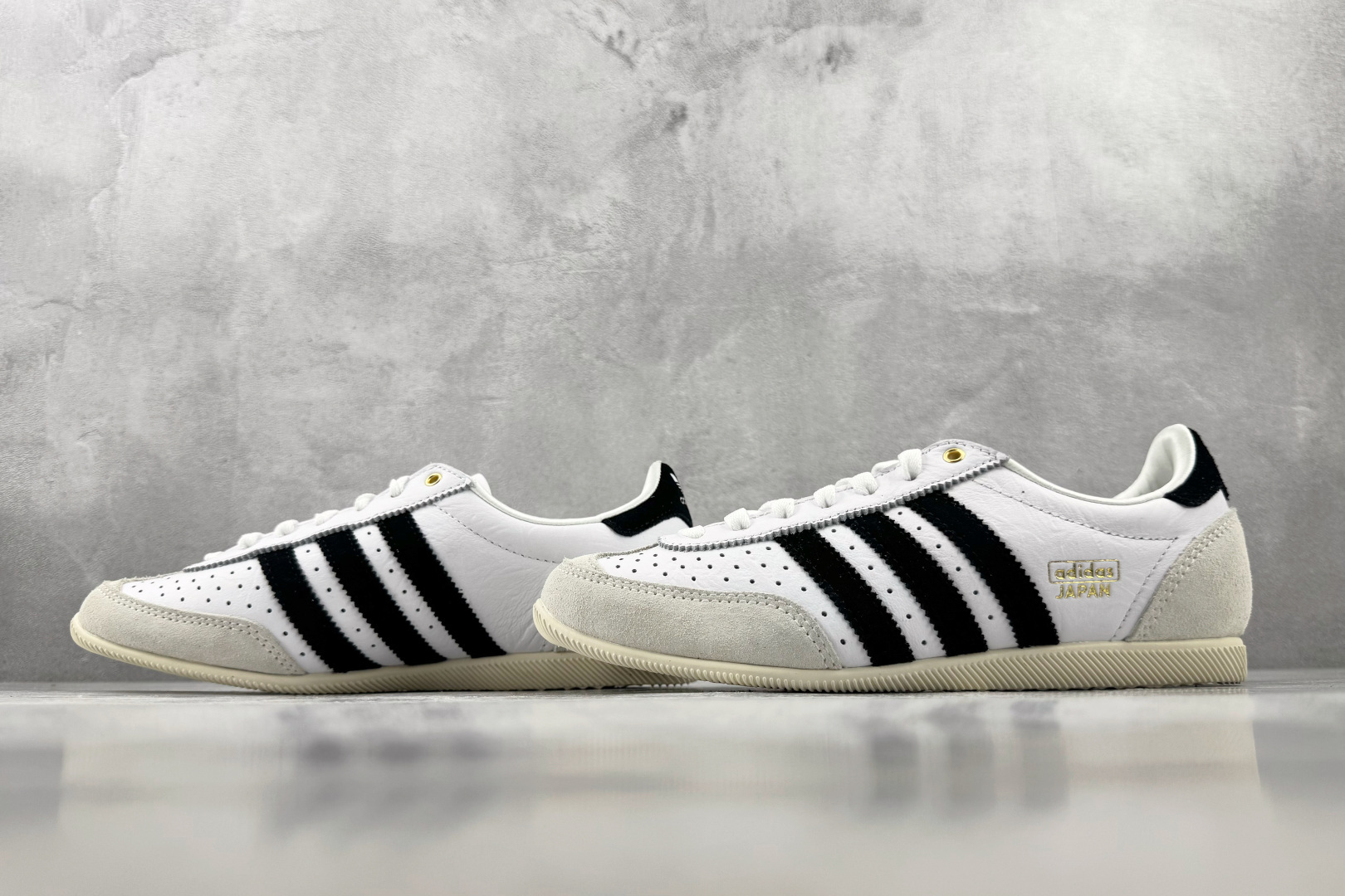 GOD 头层 adidas originals JAPAN 白黑 货号:IH5489 尺码:36 36.5 37 37. GOD 头层 adidas originals JAPAN 白黑 货号:IH5489 尺码:36 36.5 37 37.