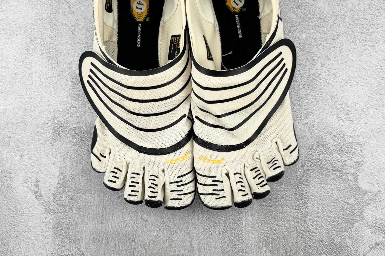 HG 品质升级 Vibram 五指鞋 Groundsplay 白黑色 货号：26M8805 尺码：35 36 36.5 