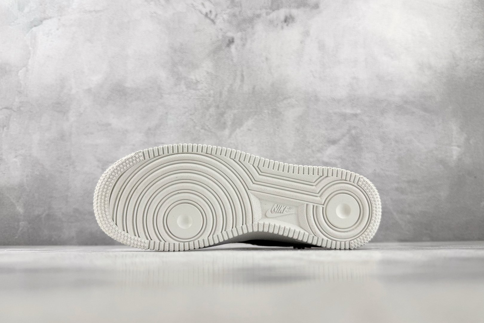 3A Nike Air Force 1 '07 白色 货号：IR8637-101 尺码：36 36.5 37 38.5 