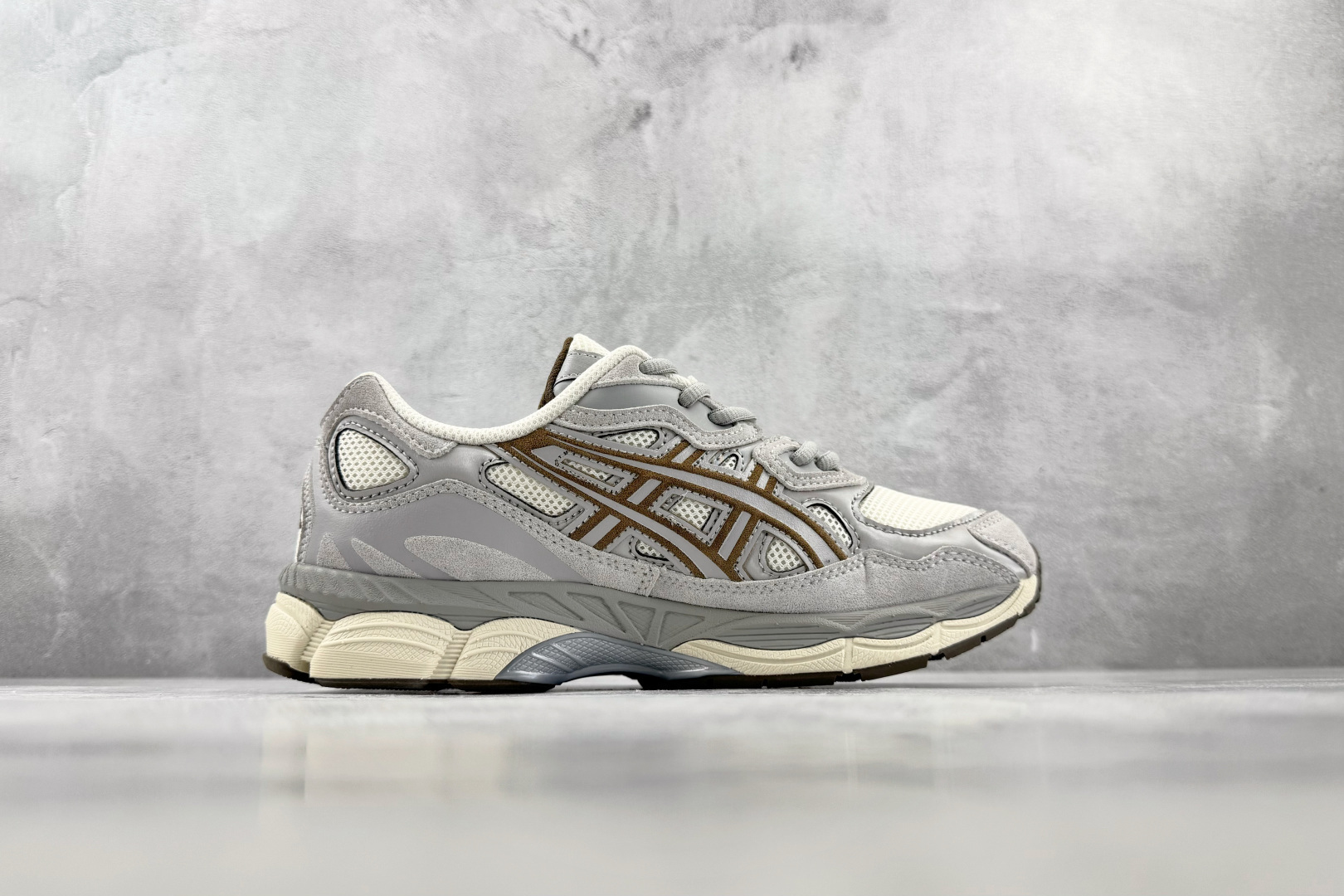 XP 平台专供 ASICS GEL-NYC citywalk 浅灰色 货号:1203A383-114 尺码:36 36. XP 平台专供 ASICS GEL-NYC citywalk 浅灰色 货号:1203A383-114 尺码:36 36.