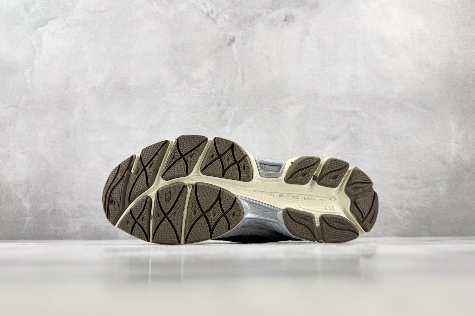 XP 平台专供 ASICS GEL-NYC citywalk 浅灰色 货号:1203A383-114 尺码:36 36. XP 平台专供 ASICS GEL-NYC citywalk 浅灰色 货号:1203A383-114 尺码:36 36.