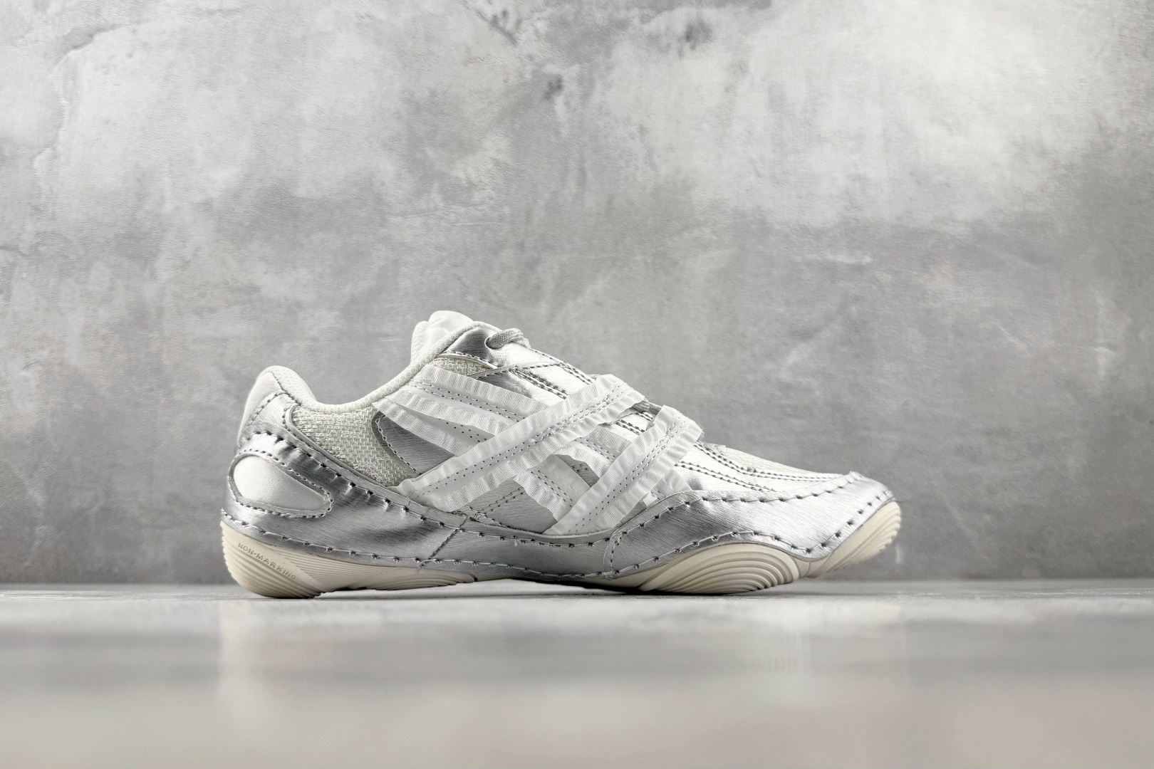 ZX 神版 ASICS × empty behavior Hypersync 联名款 银灰色 货号：1203B146-1