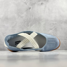 R 版出口订单 adidas BARREDA 蓝白 货号:KJ2253 尺码:35.5 36 36.5 37.5 38 R 版出口订单 adidas BARREDA 蓝白 货号:KJ2253 尺码:35.5 36 36.5 37.5 38