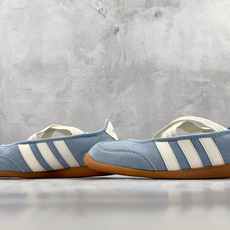R 版出口订单 adidas BARREDA 蓝白 货号:KJ2253 尺码:35.5 36 36.5 37.5 38 R 版出口订单 adidas BARREDA 蓝白 货号:KJ2253 尺码:35.5 36 36.5 37.5 38