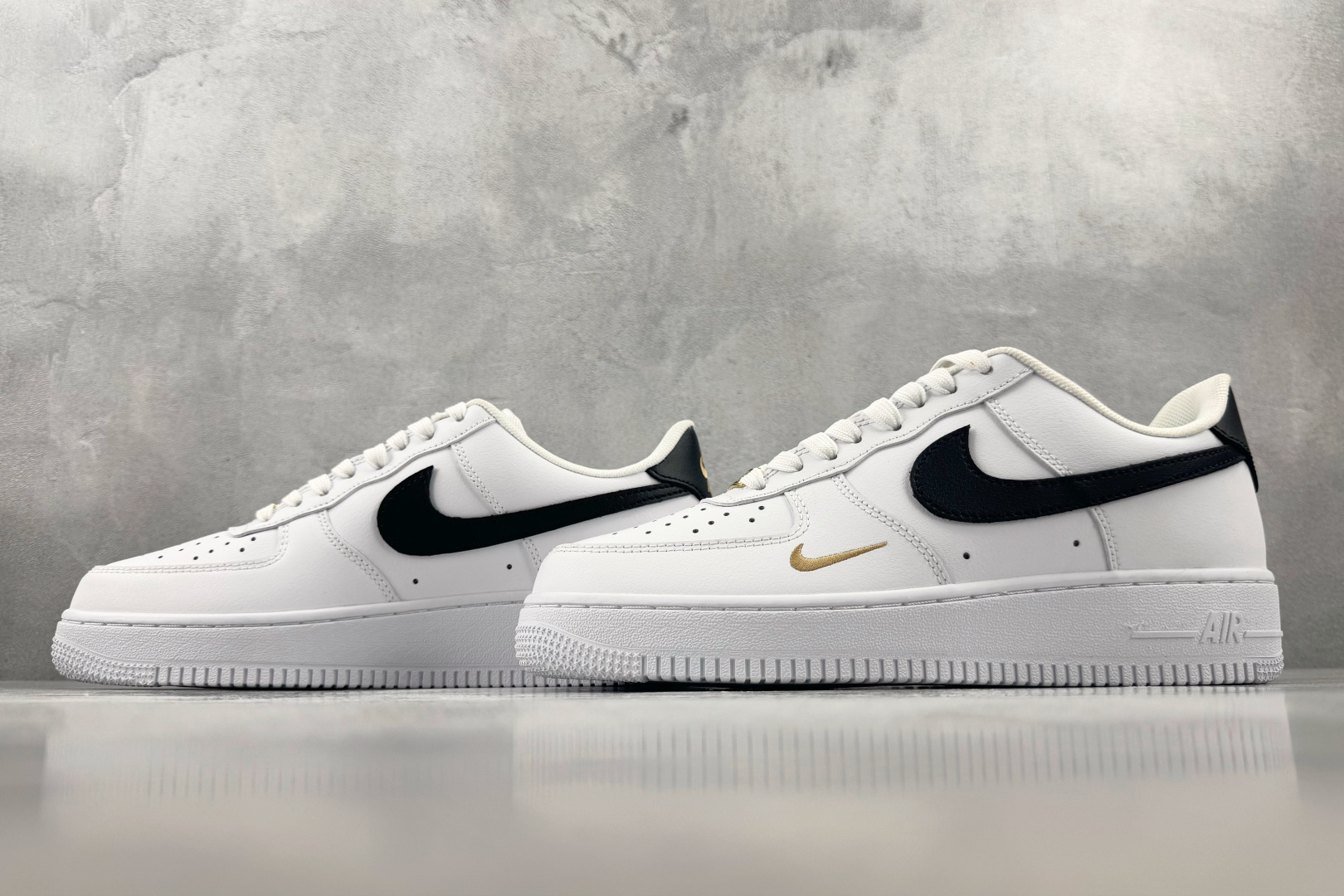 PB 外贸批次 Nike Air Force 1 Essential 白黑红 货号：CZ0270-102 尺码：35.5