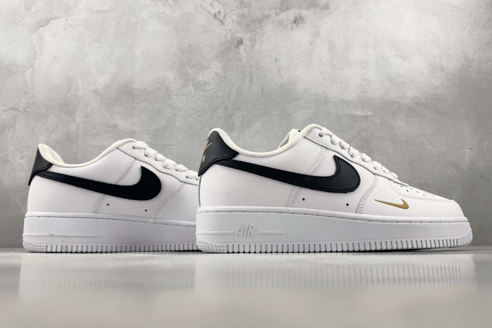 PB 外贸批次 Nike Air Force 1 Essential 白黑红 货号：CZ0270-102 尺码：35.5