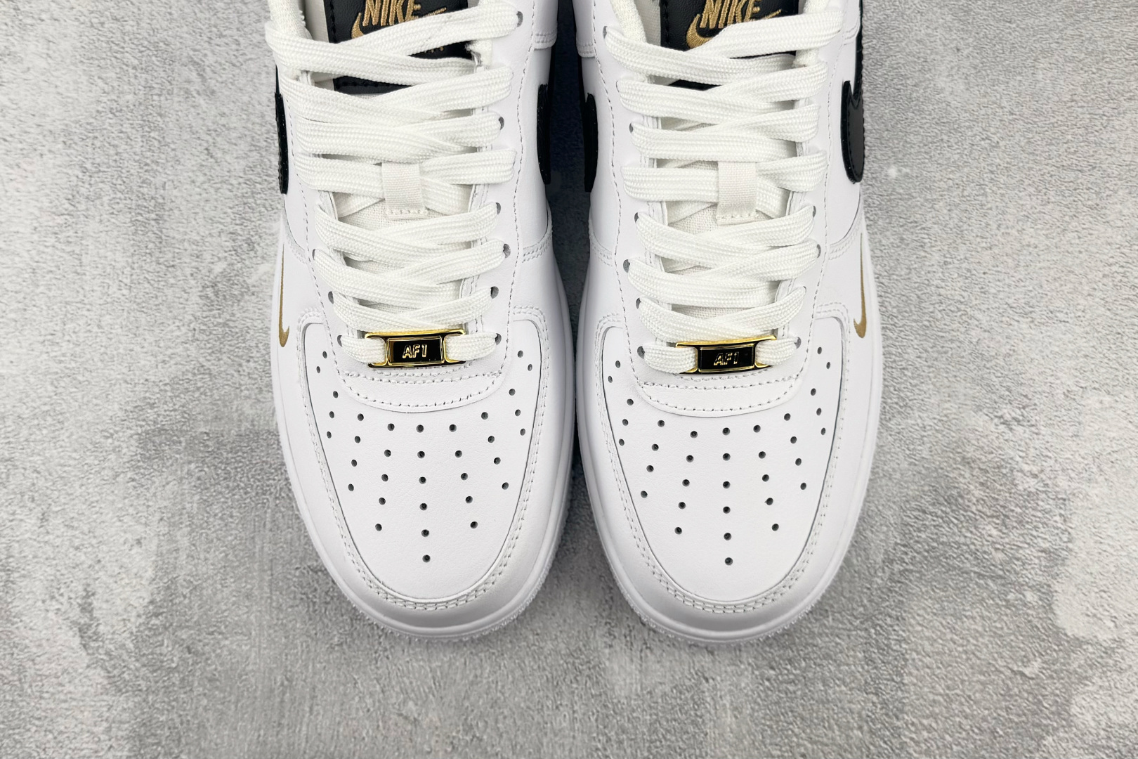 PB 外贸批次 Nike Air Force 1 Essential 白黑红 货号：CZ0270-102 尺码：35.5