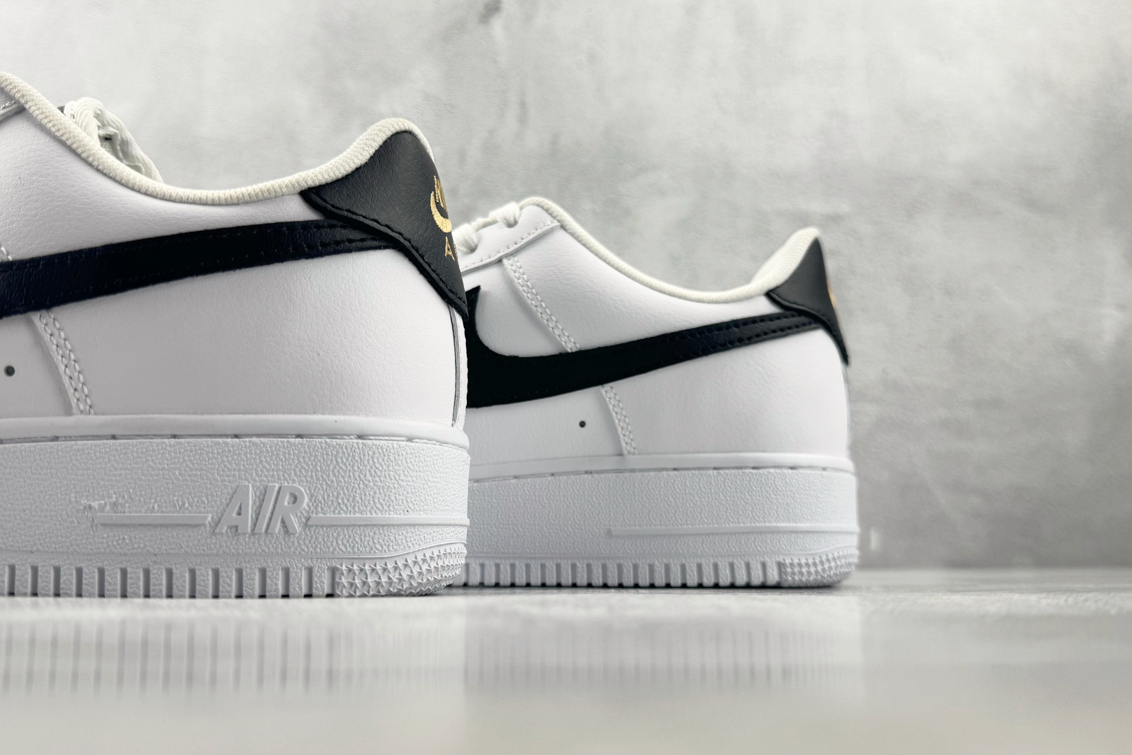 PB 外贸批次 Nike Air Force 1 Essential 白黑红 货号：CZ0270-102 尺码：35.5
