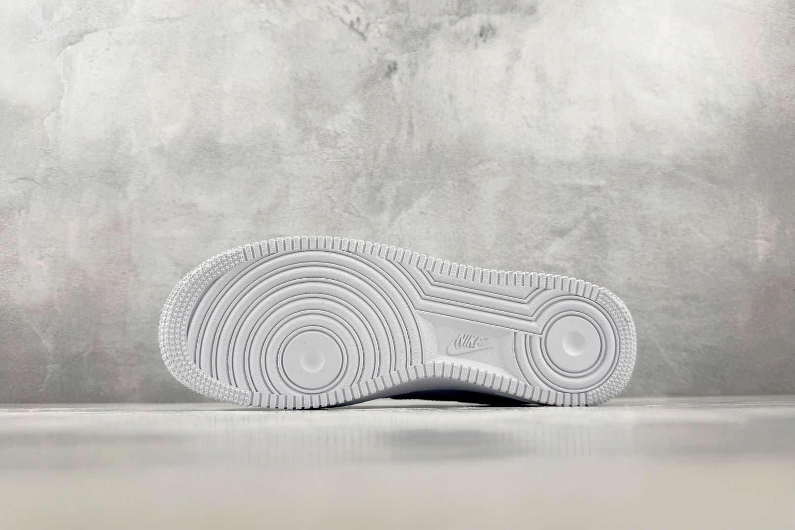PB 外贸批次 Nike Air Force 1 Essential 白黑红 货号：CZ0270-102 尺码：35.5