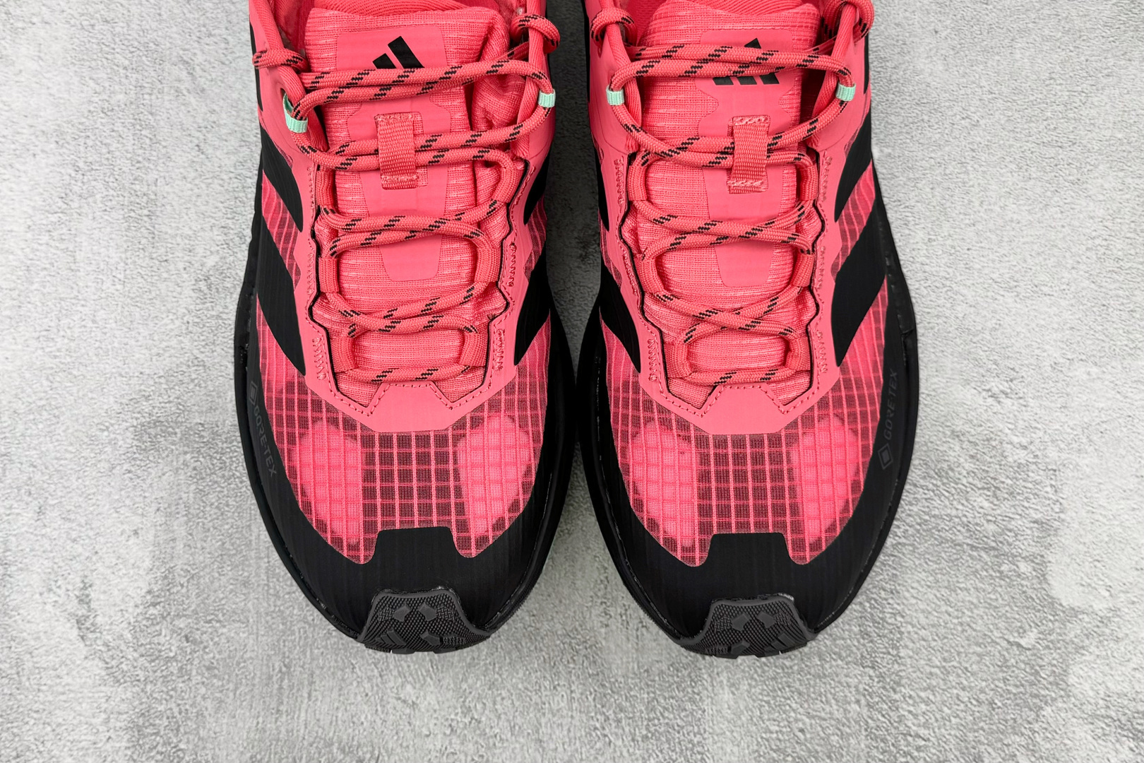 Top adidas FREEHIKER 3 GTX 荧光红 货号：KI8282 尺码：40 40.5 41 42 42