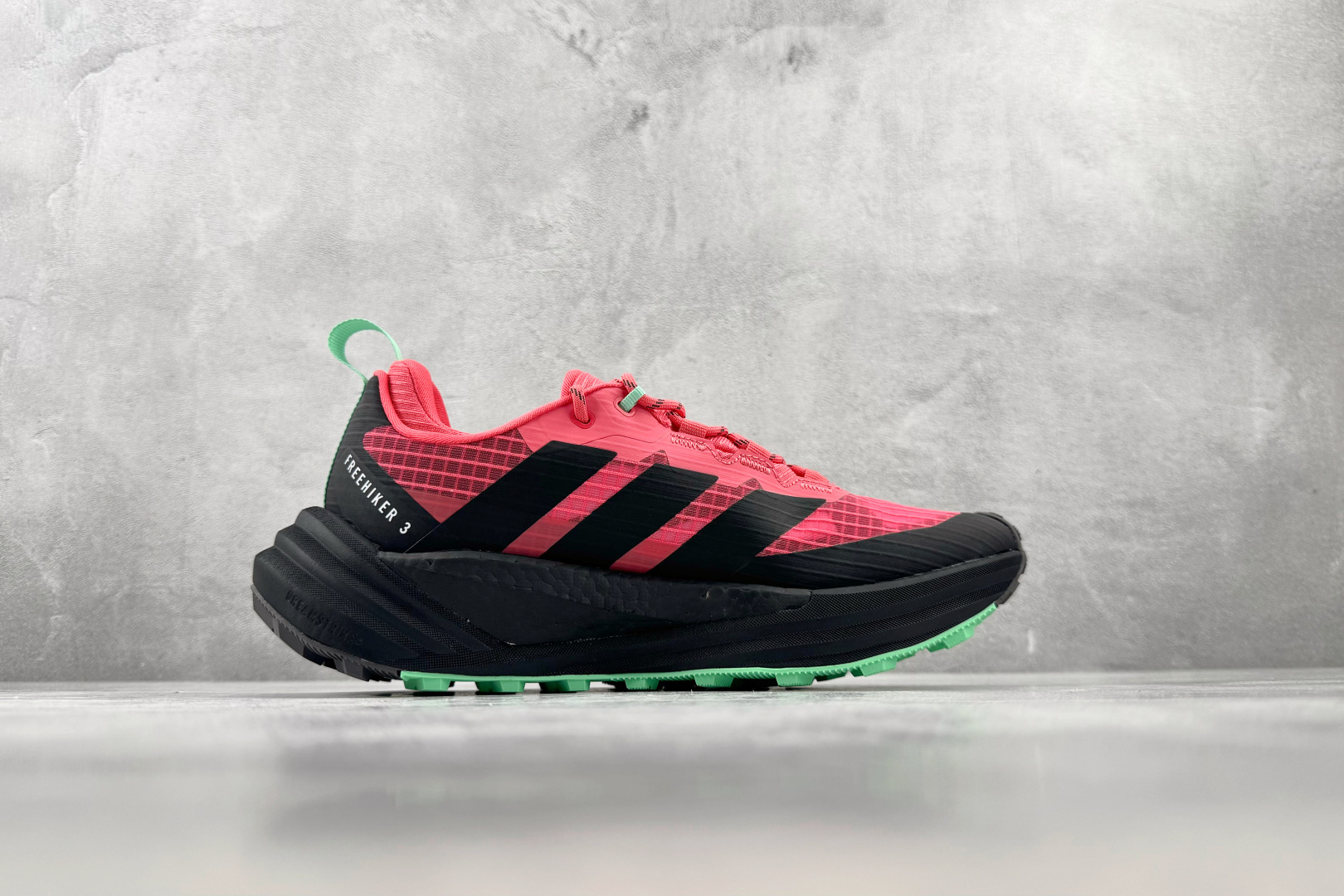 Top adidas FREEHIKER 3 GTX 荧光红 货号：KI8282 尺码：40 40.5 41 42 42