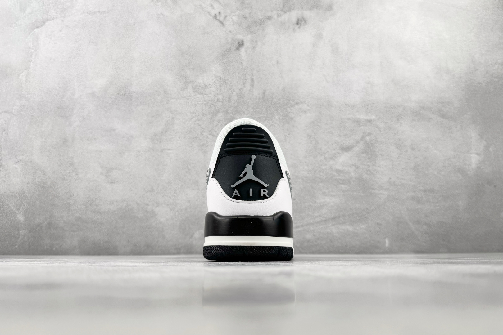 F2 外贸F版最强平替 Jordan Legacy 312 白黑 货号：CD7069 110 尺码：36 36.5 37