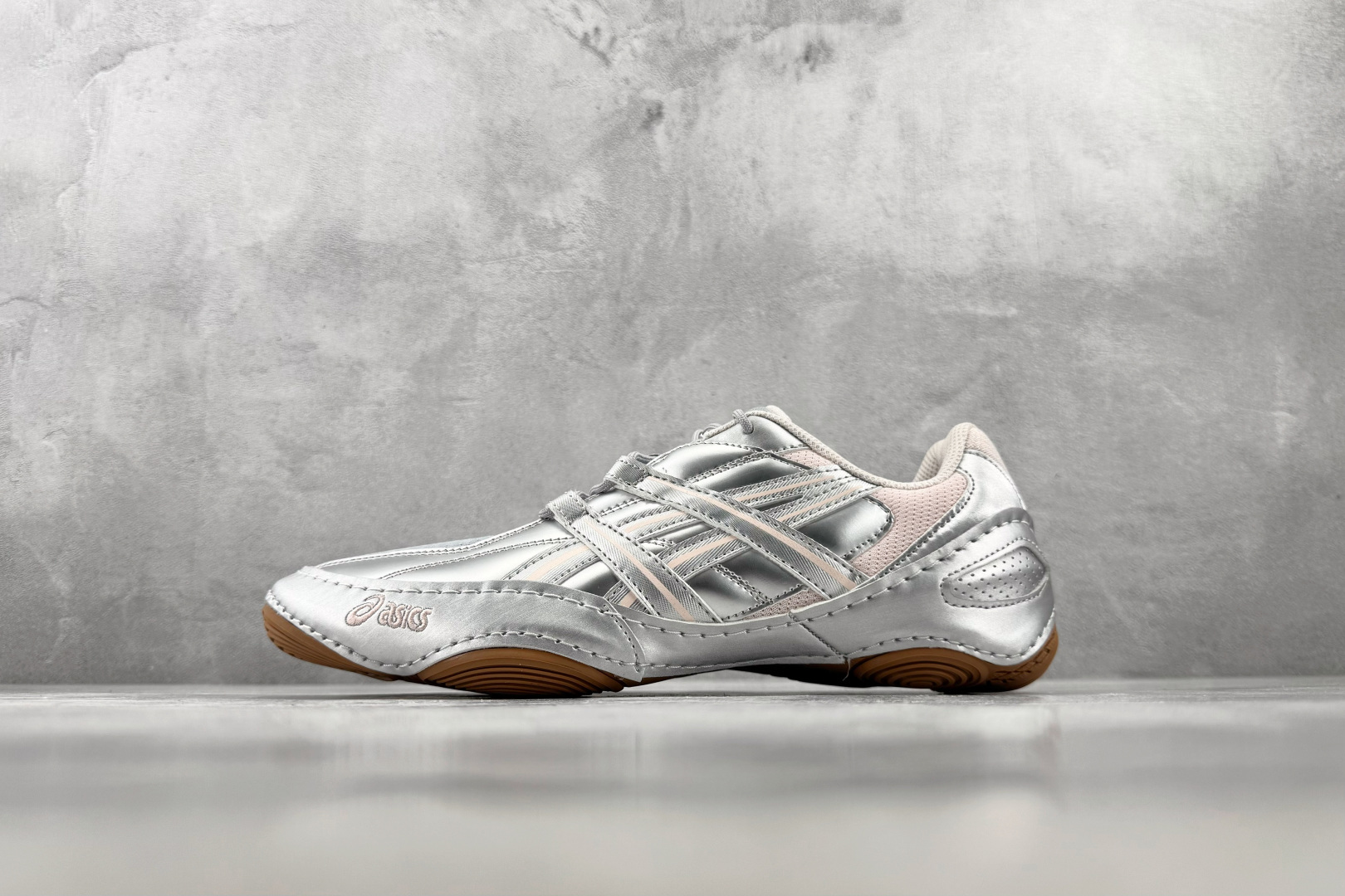 Top ASICS Hypersync 银粉 货号：1203A879-024 尺码：36 36.5 37.5 38 38