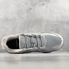 Top ASICS Hypersync 银粉 货号:1203A879-024 尺码:36 36.5 37.5 38 38 Top ASICS Hypersync 银粉 货号:1203A879-024 尺码:36 36.5 37.5 38 38