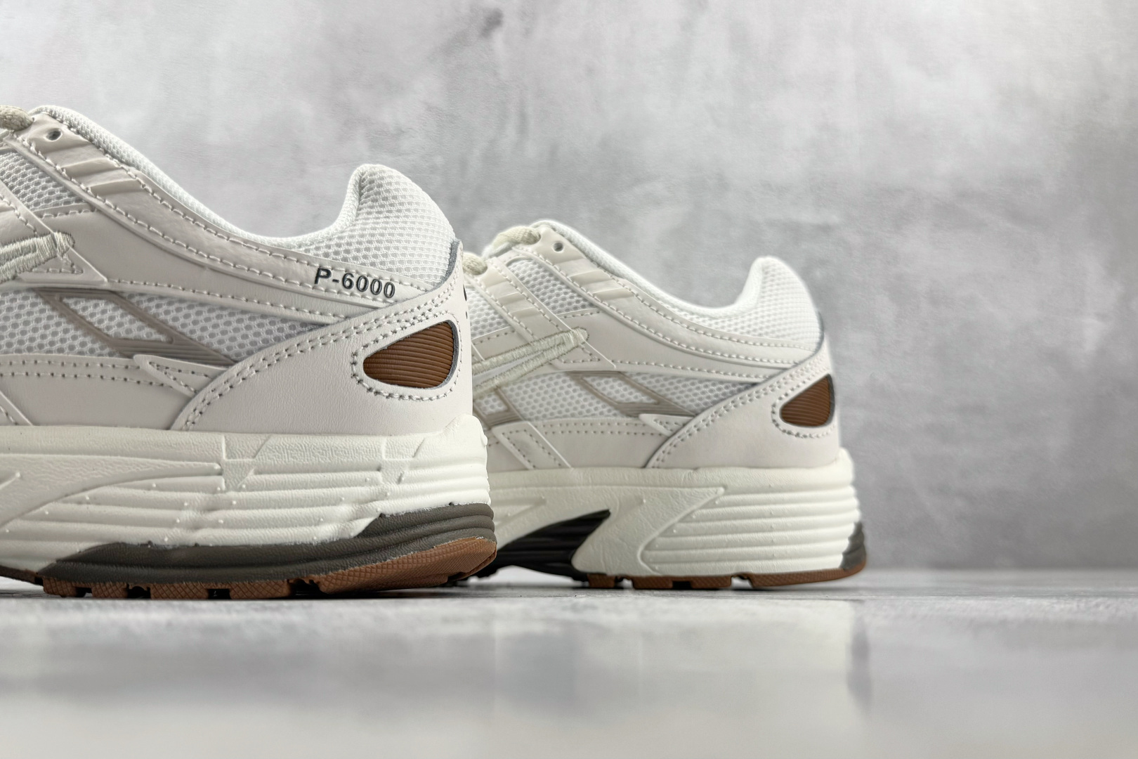 PF 原鞋开发 原数据档案 Nike P-6000 浅白灰 货号：CD6404 606 尺码：36 36.5 37.5 