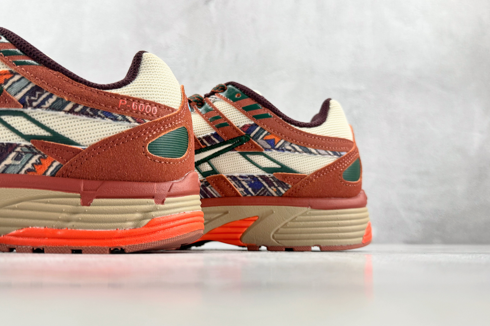 PF 原鞋开发 原数据档案 Nike P-6000 迷彩红 货号：IQ0598 209 尺码：36 36.5 37.5 