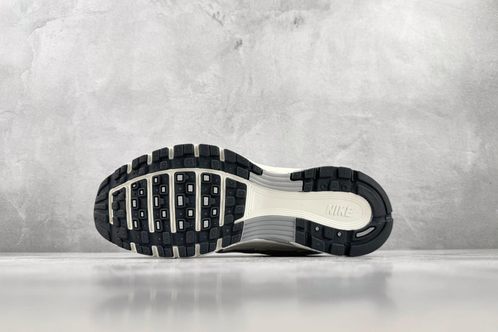 PF 原鞋开发 原数据档案 Nike P-6000 米白灰 货号：IV6029 030 尺码：36 36.5 37.5 
