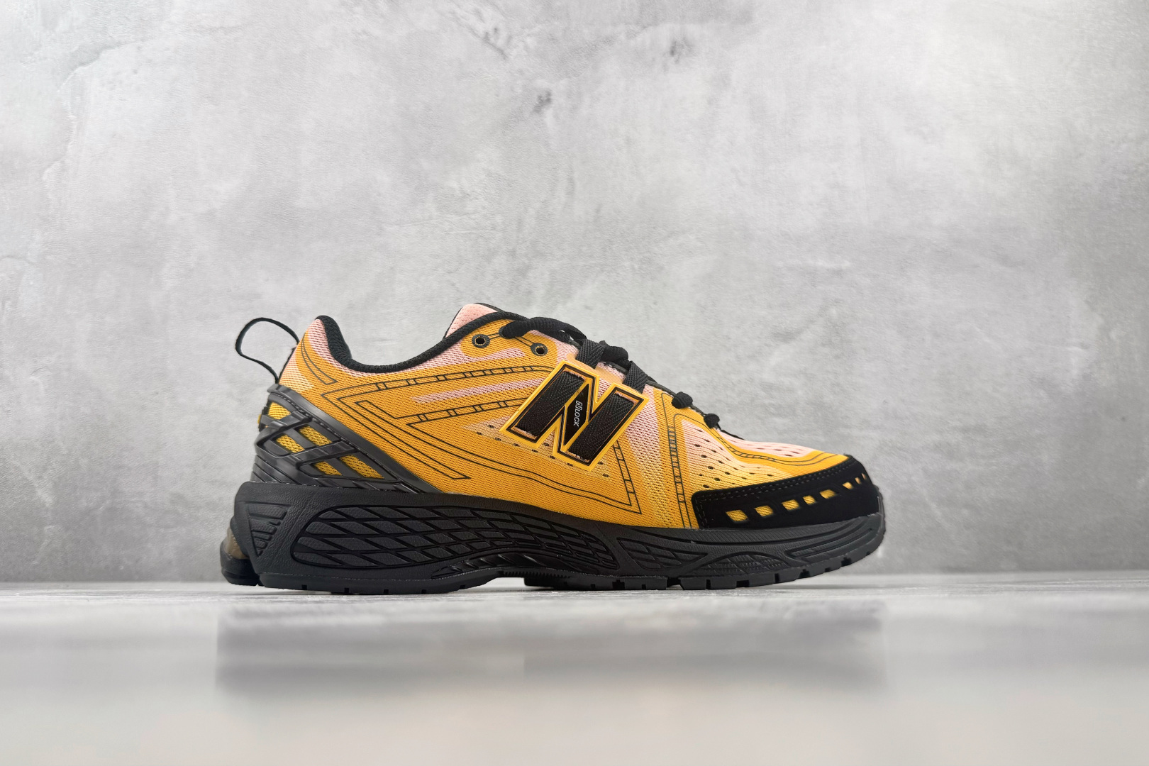 C 版 大厂出品 New Balance U1906 黑黄 货号：U 尺码：36 36.5 37 38.5 39 40 