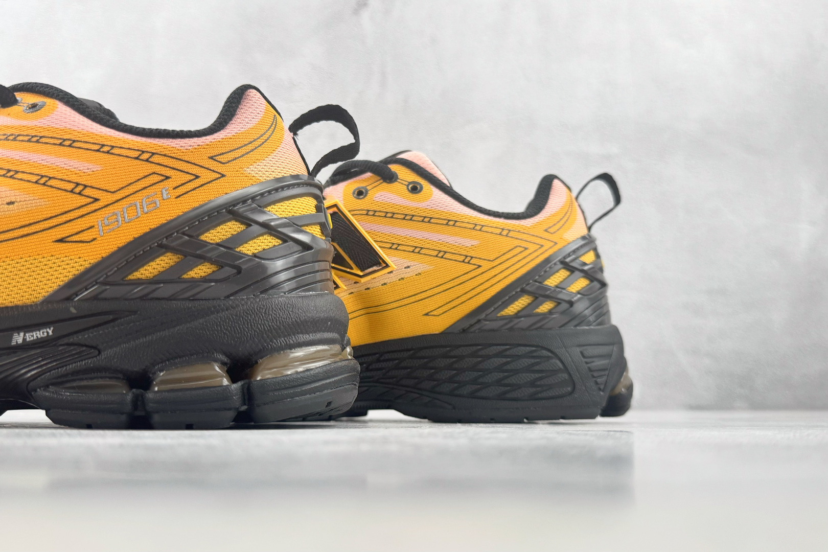 C 版 大厂出品 New Balance U1906 黑黄 货号：U 尺码：36 36.5 37 38.5 39 40 