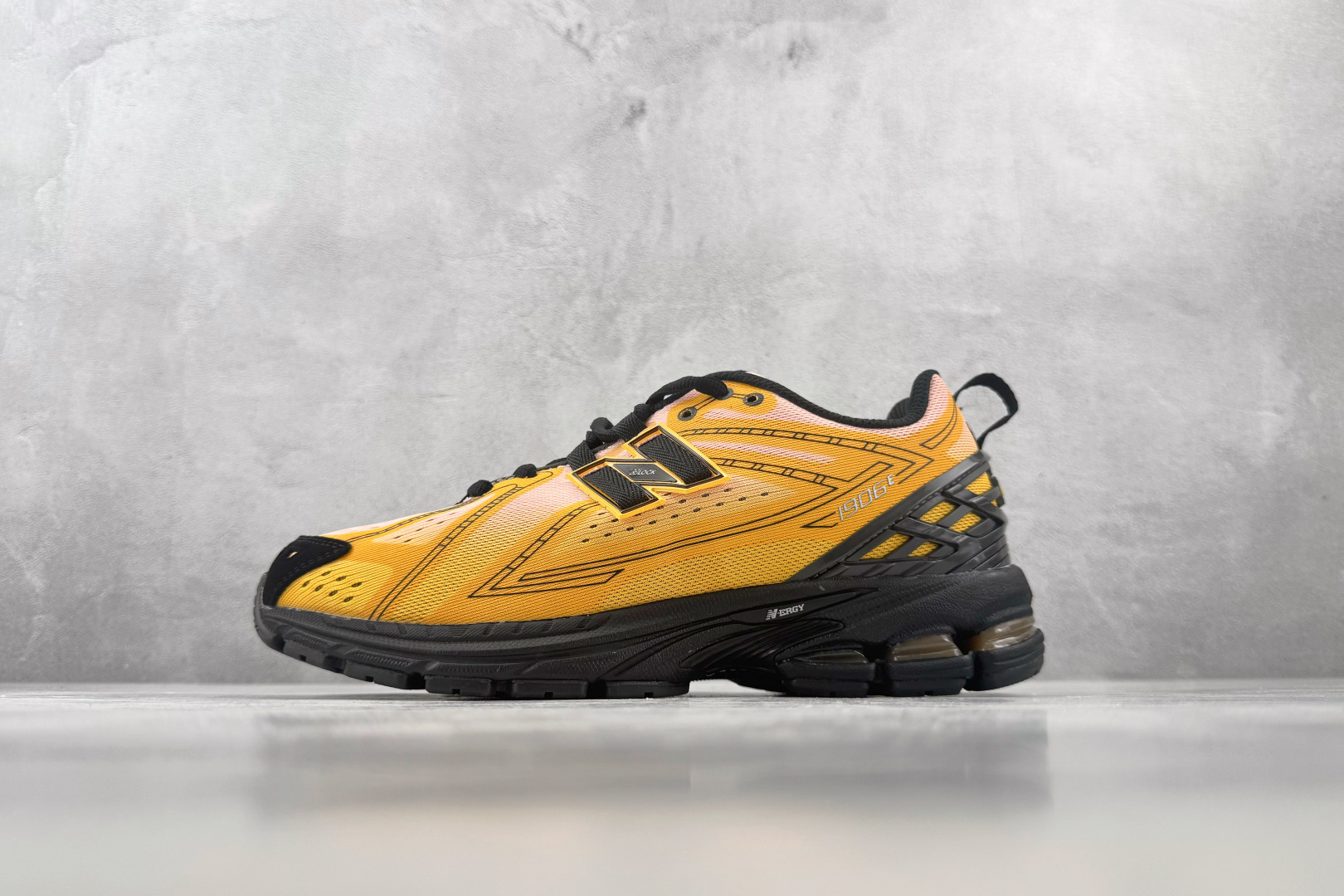 C 版 大厂出品 New Balance U1906 黑黄 货号：U 尺码：36 36.5 37 38.5 39 40 