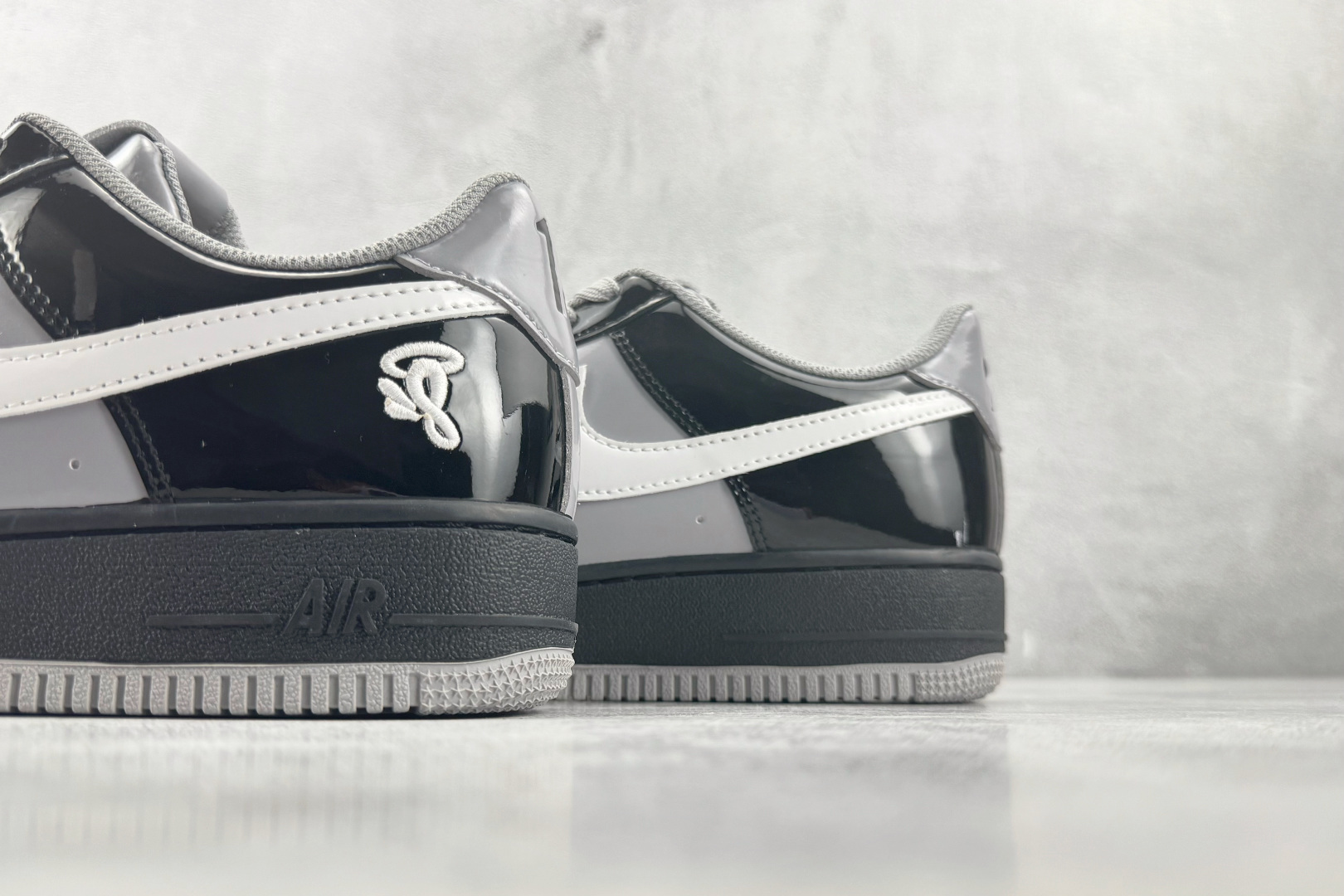 PB 外贸批次 Nike × Central Cee Air Force 1 '07 黑白灰 货号：IO9974-010