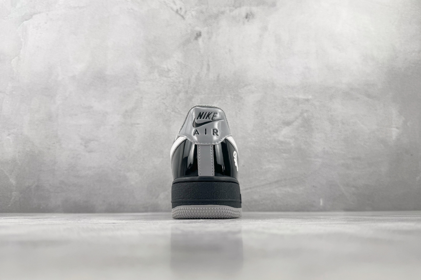 PB 外贸批次 Nike × Central Cee Air Force 1 '07 黑白灰 货号：IO9974-010