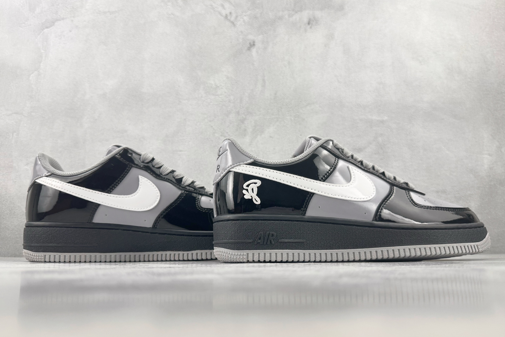 PB 外贸批次 Nike × Central Cee Air Force 1 '07 黑白灰 货号：IO9974-010