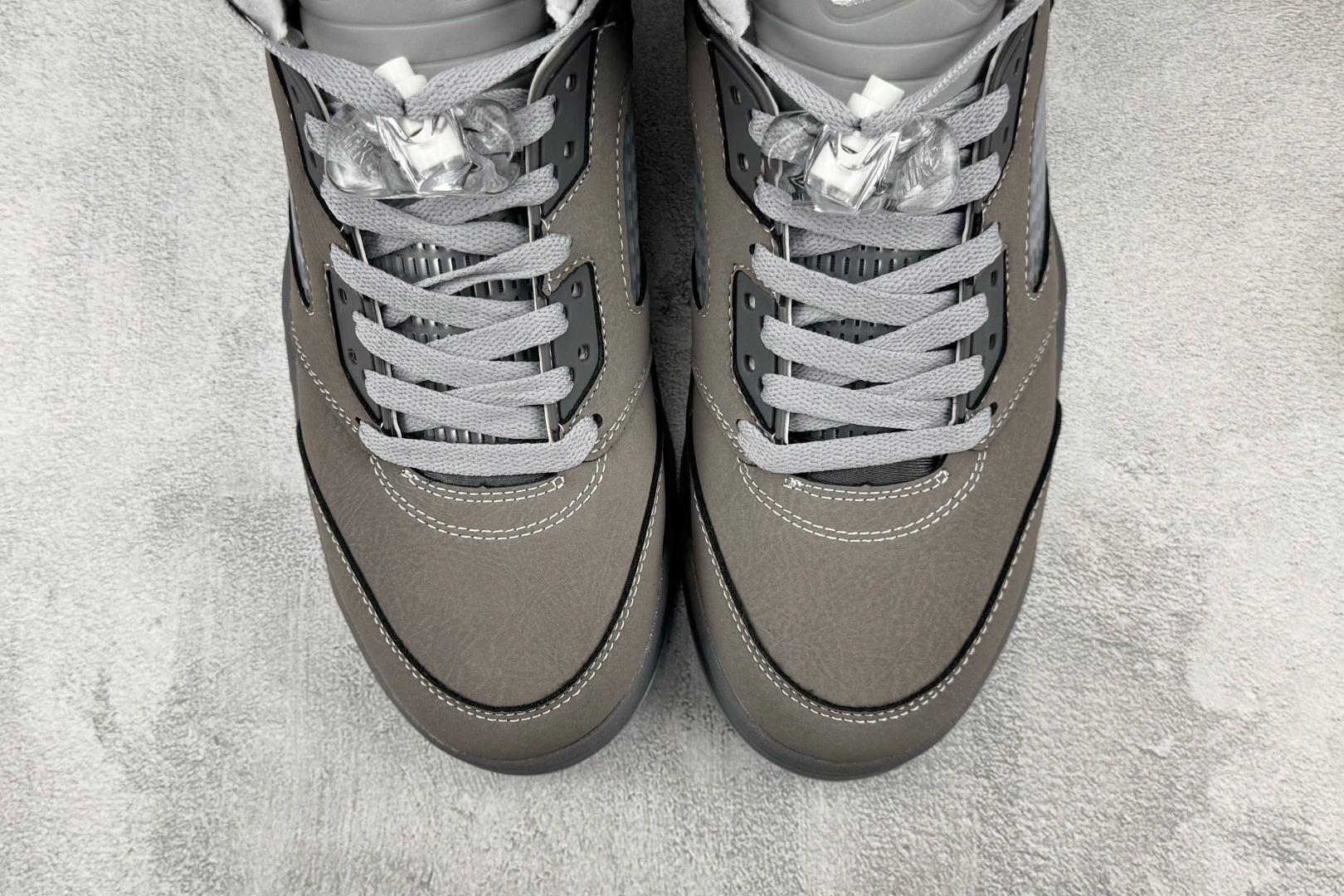 PB 外贸批次 Jordan Air Jordan 5 Retro "Wolf Grey" 狼灰 货号：DD0587-0