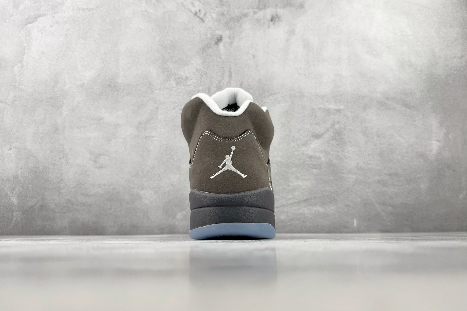 PB 外贸批次 Jordan Air Jordan 5 Retro "Wolf Grey" 狼灰 货号：DD0587-0