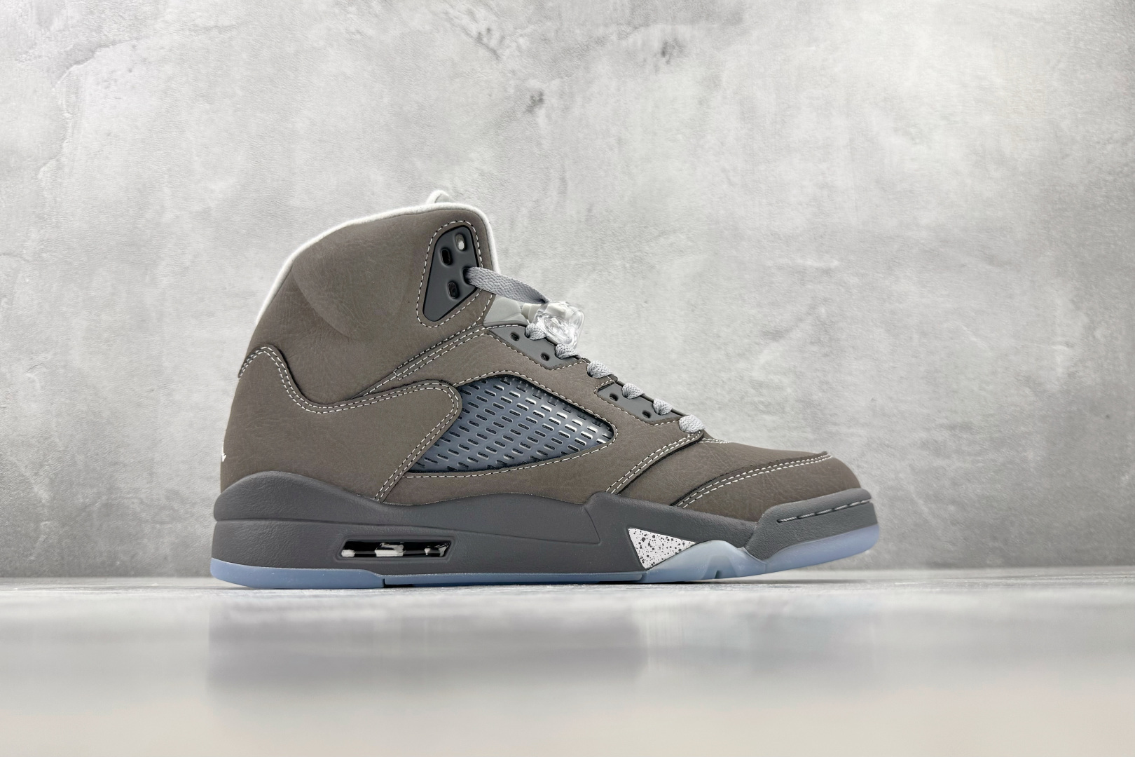 PB 外贸批次 Jordan Air Jordan 5 Retro "Wolf Grey" 狼灰 货号：DD0587-0