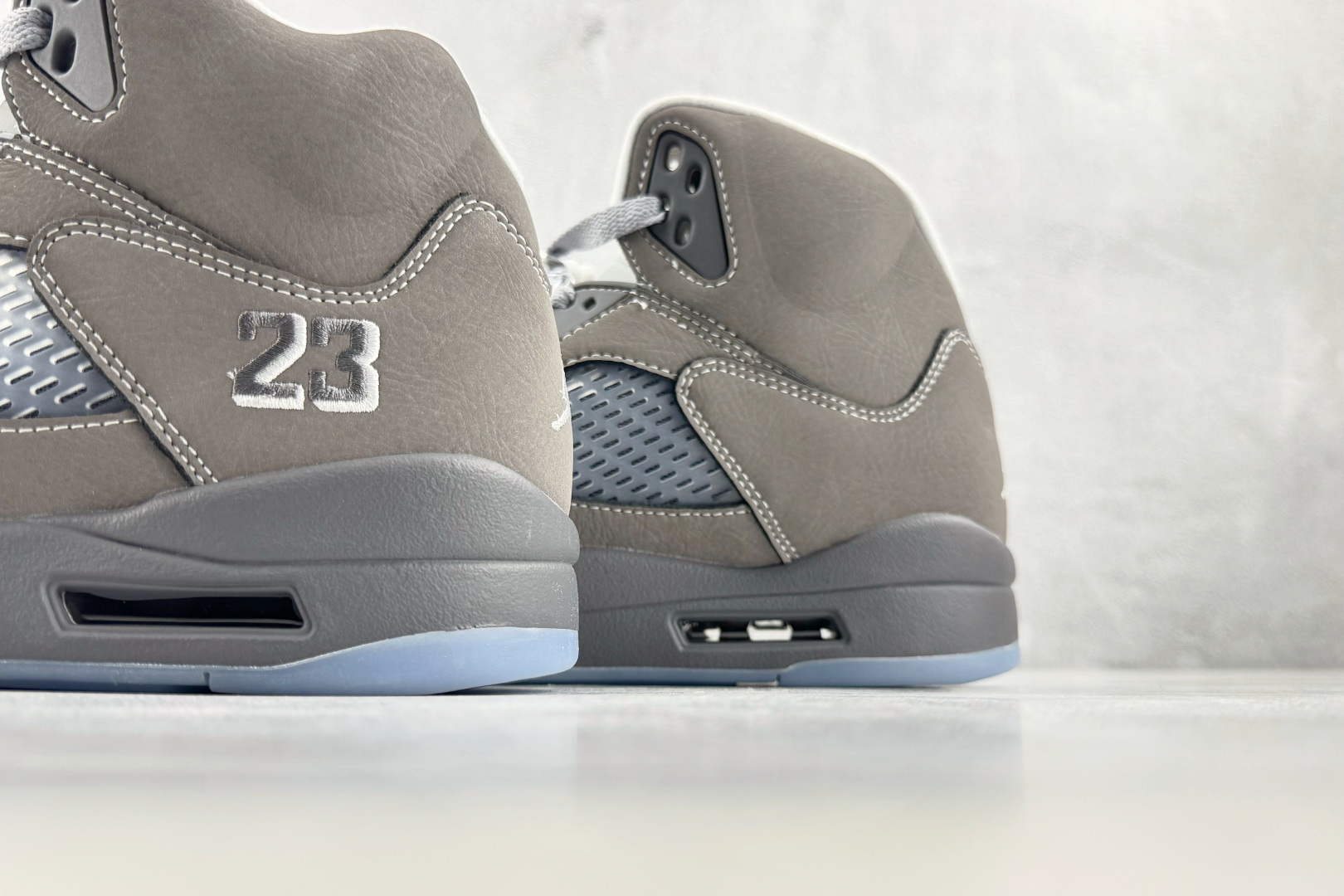 PB 外贸批次 Jordan Air Jordan 5 Retro "Wolf Grey" 狼灰 货号：DD0587-0