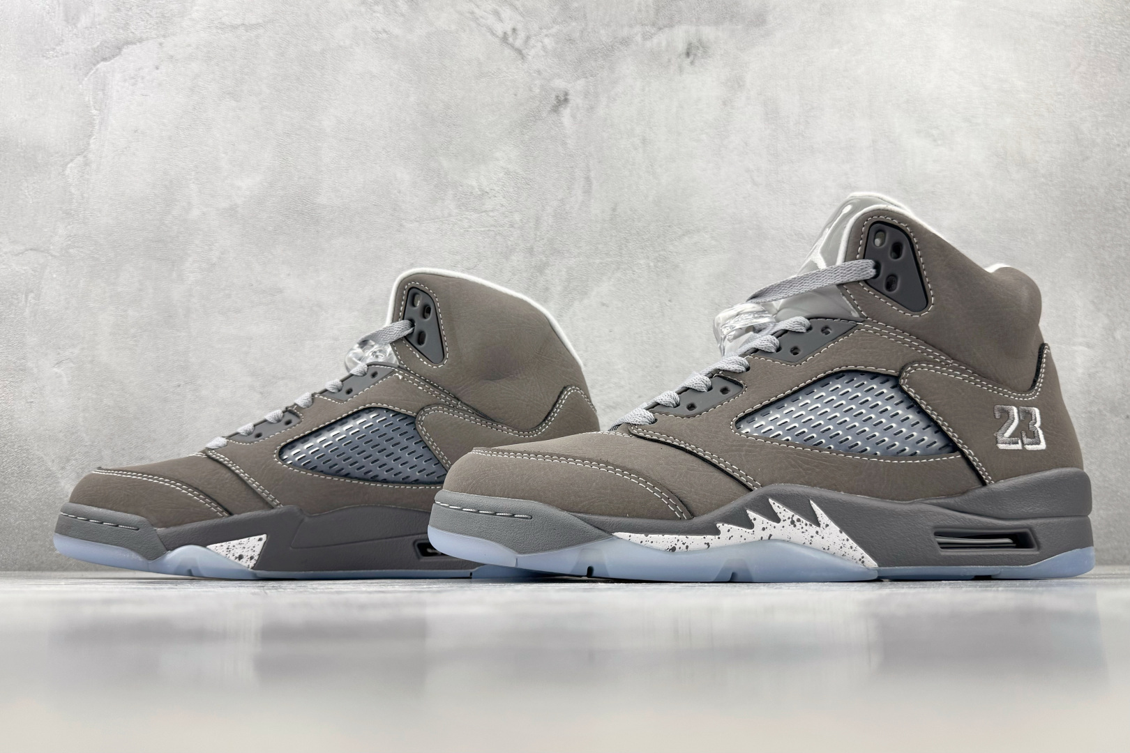 PB 外贸批次 Jordan Air Jordan 5 Retro "Wolf Grey" 狼灰 货号：DD0587-0