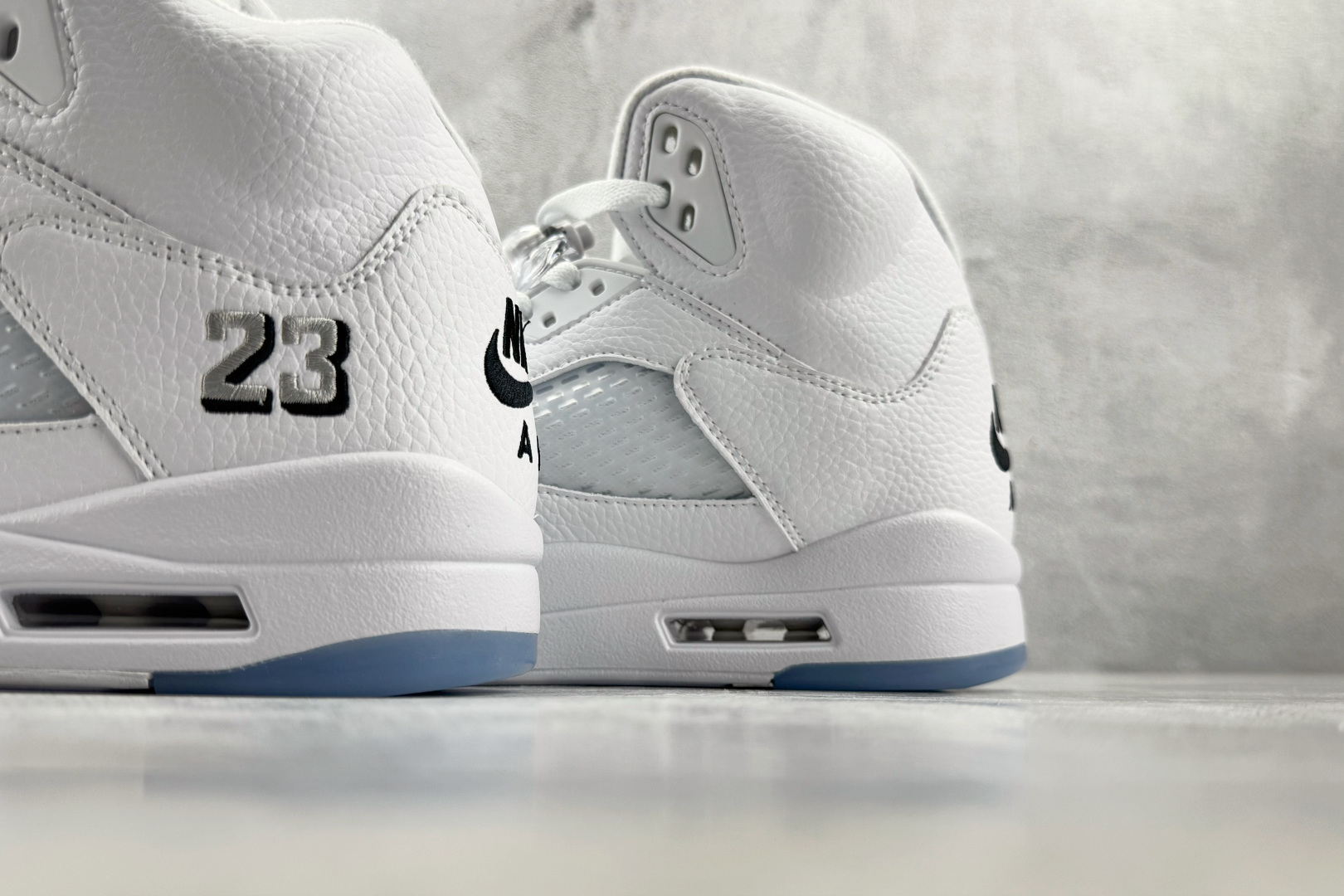 PB 外贸批次 Jordan Air Jordan 5 Retro OG "White Metallic" 白色 货号：