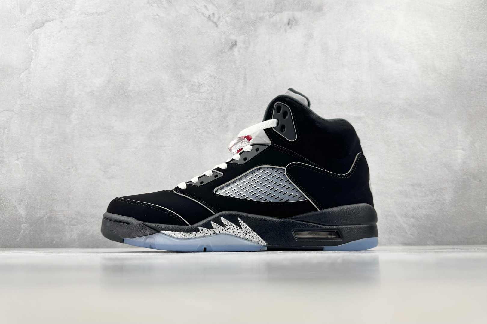 PB 外贸批次 Jordan Air Jordan 5 BLACK METALLIC REIMAGINED 黑色 货号：