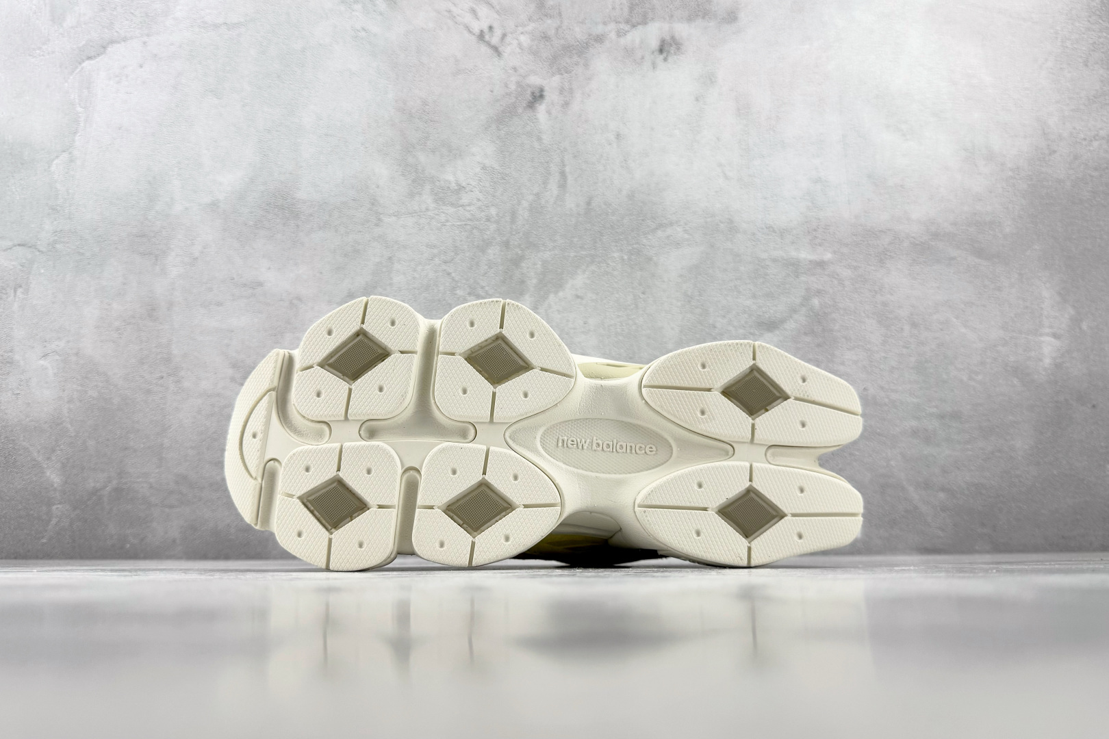 C 版 大厂出品 New Balance NB 9060 黄色 货号：U90606U0 尺码：36 36.5 37 38
