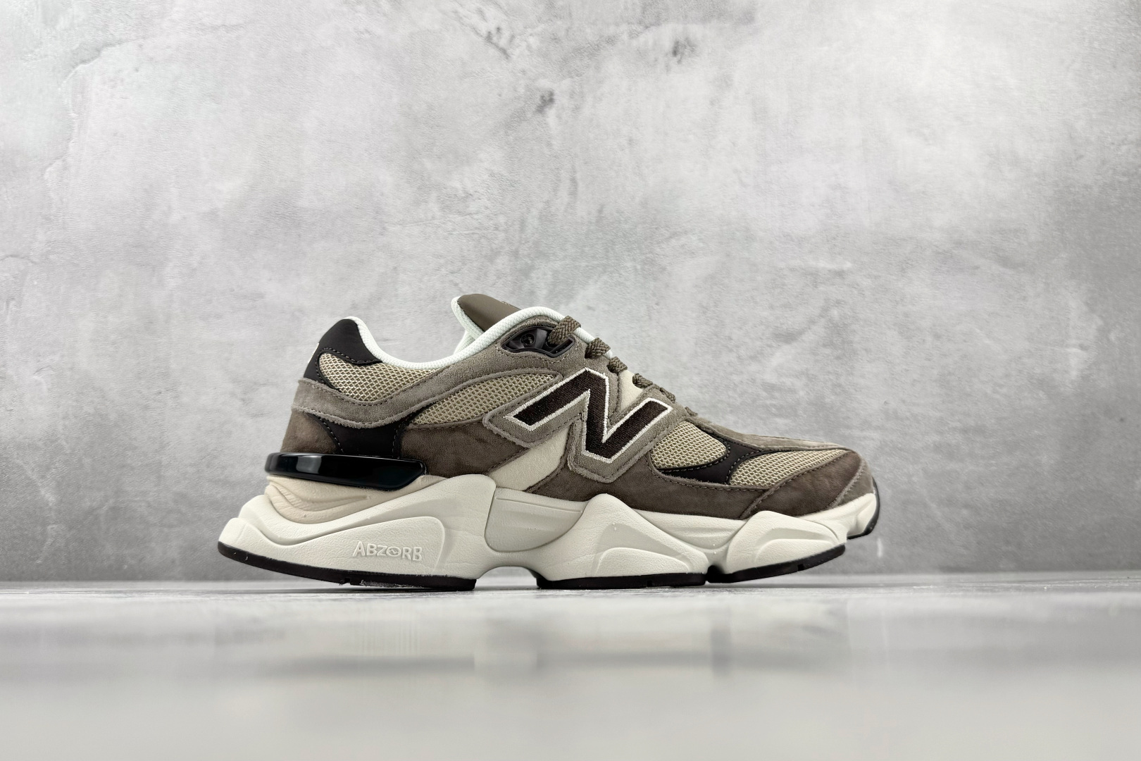 C 版 大厂出品 New Balance NB 9060 褐白色 货号：U90602JK 尺码：36 36.5 37 3