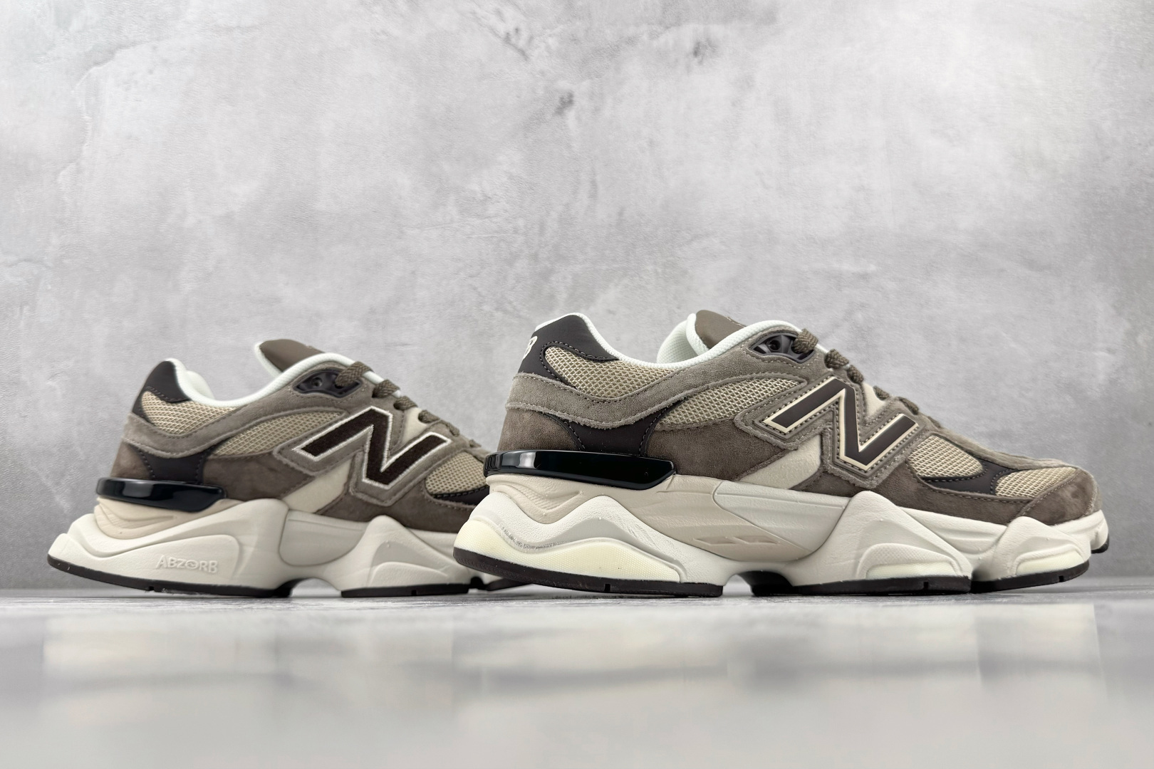 C 版 大厂出品 New Balance NB 9060 褐白色 货号：U90602JK 尺码：36 36.5 37 3