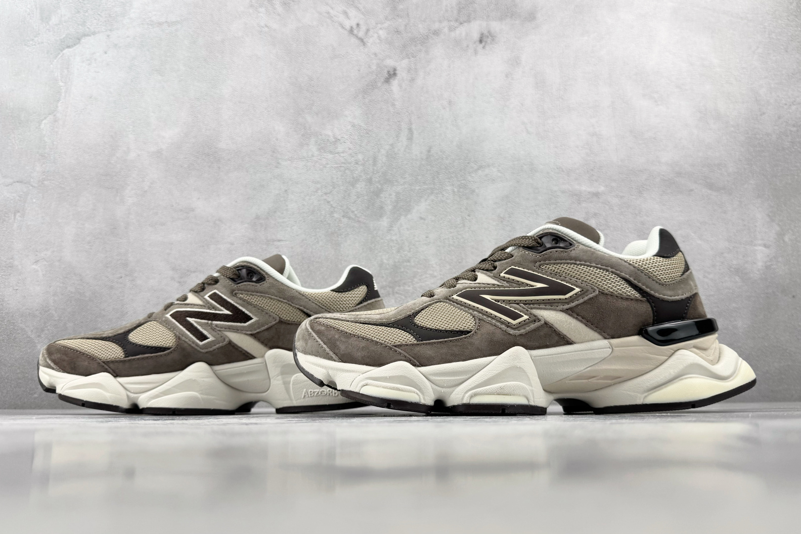 C 版 大厂出品 New Balance NB 9060 褐白色 货号：U90602JK 尺码：36 36.5 37 3