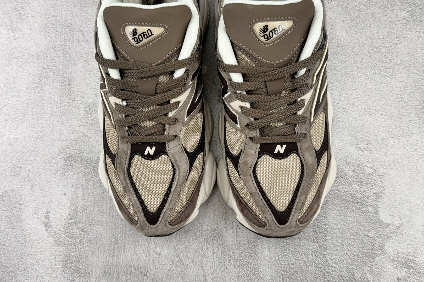 C 版 大厂出品 New Balance NB 9060 褐白色 货号：U90602JK 尺码：36 36.5 37 3