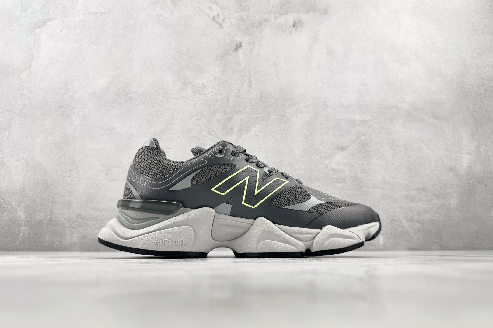 C 版 大厂出品 New Balance NB 9060 灰绿 货号：UH 尺码：36 36.5 37 38.5 39 