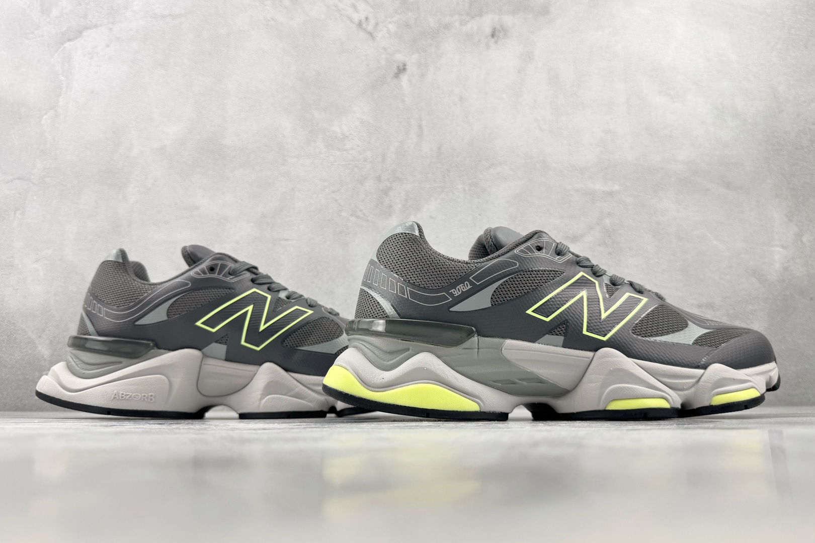C 版 大厂出品 New Balance NB 9060 灰绿 货号：UH 尺码：36 36.5 37 38.5 39 