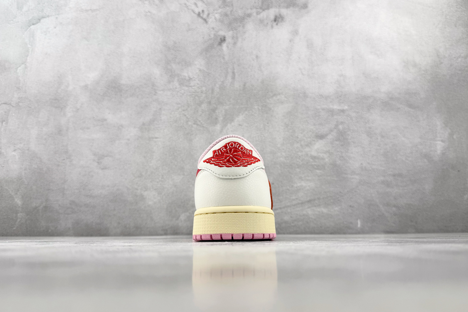 GX 顶级纯原 完美复刻 Jordan × Travis Scott Air Jordan 1 Low OG 粉倒钩 T