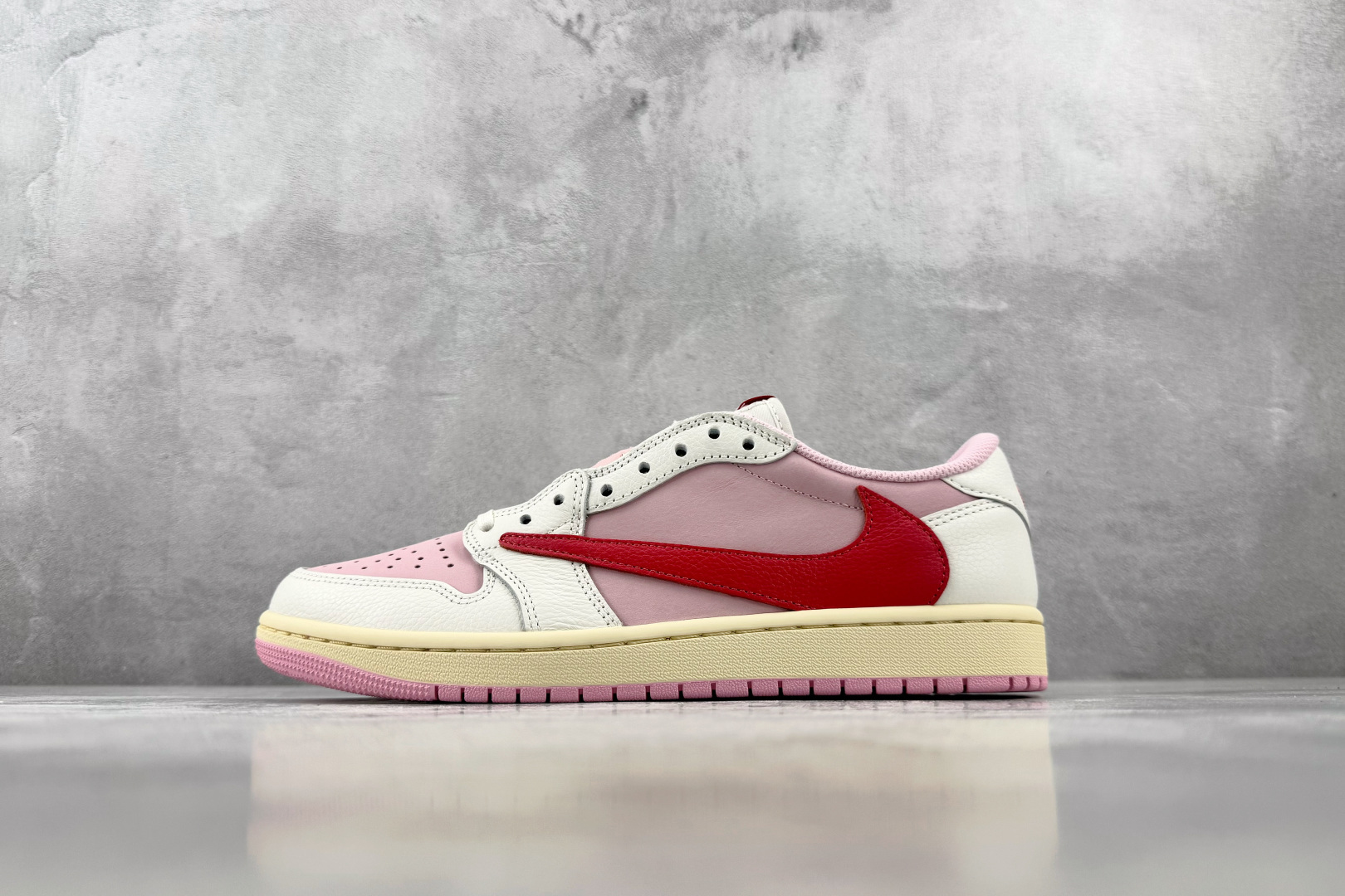 GX 顶级纯原 完美复刻 Jordan × Travis Scott Air Jordan 1 Low OG 粉倒钩 T