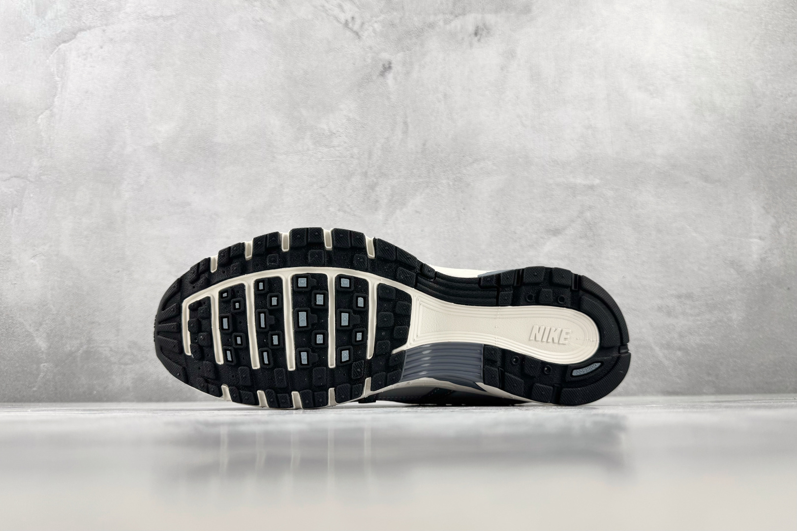 HN Nike P-6000 烟灰蓝 货号:IR5279 003 尺码:36 36.5 37 38.5 39 40 40 HN Nike P-6000 烟灰蓝 货号:IR5279 003 尺码:36 36.5 37 38.5 39 40 40