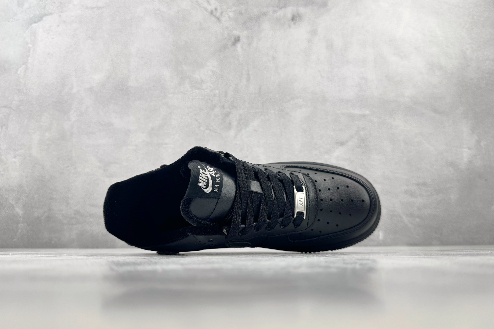 3A Nike Air Force 1 '07 黑色 货号：IR8637-001 尺码：36 36.5 37 38.5 