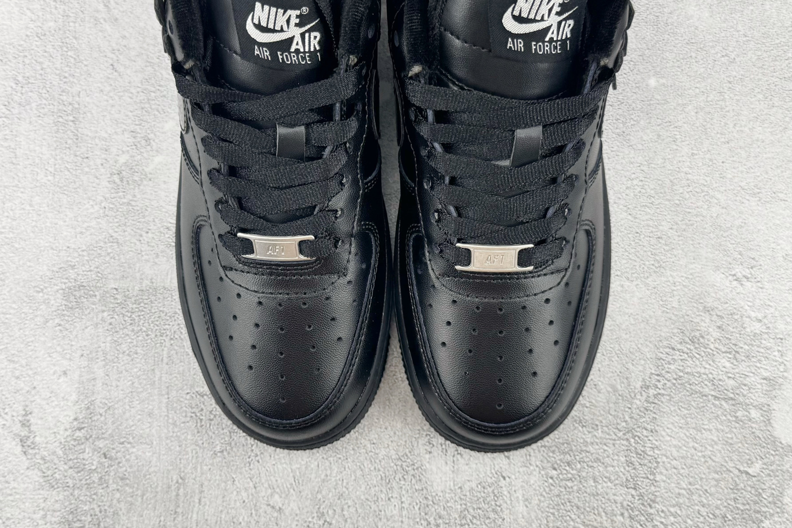 3A Nike Air Force 1 '07 黑色 货号：IR8637-001 尺码：36 36.5 37 38.5 