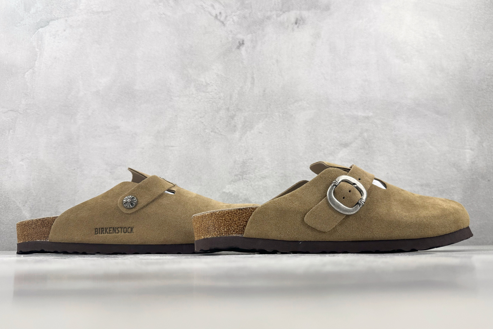 莞产 Birkenstock BS Chrome Hearts 卡其 货号: 尺码:39 40 40.5 41 42 莞产 Birkenstock BS Chrome Hearts 卡其 货号: 尺码:39 40 40.5 41 42