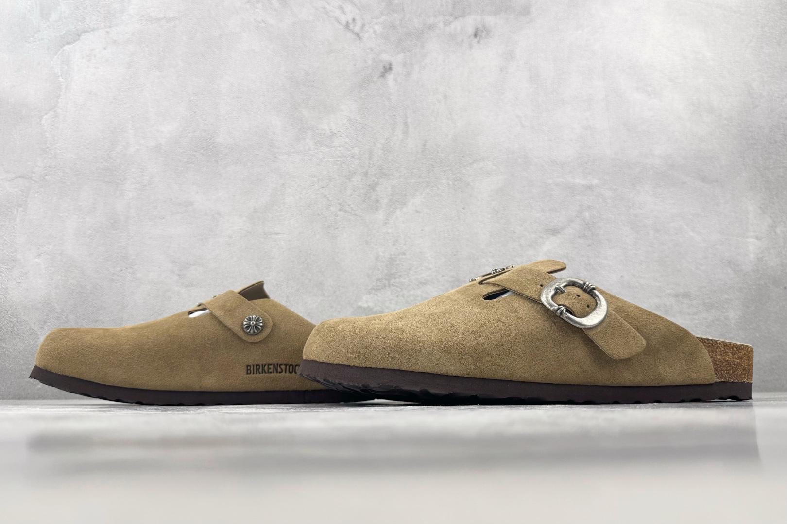 莞产 Birkenstock BS Chrome Hearts 卡其 货号: 尺码:39 40 40.5 41 42 莞产 Birkenstock BS Chrome Hearts 卡其 货号: 尺码:39 40 40.5 41 42