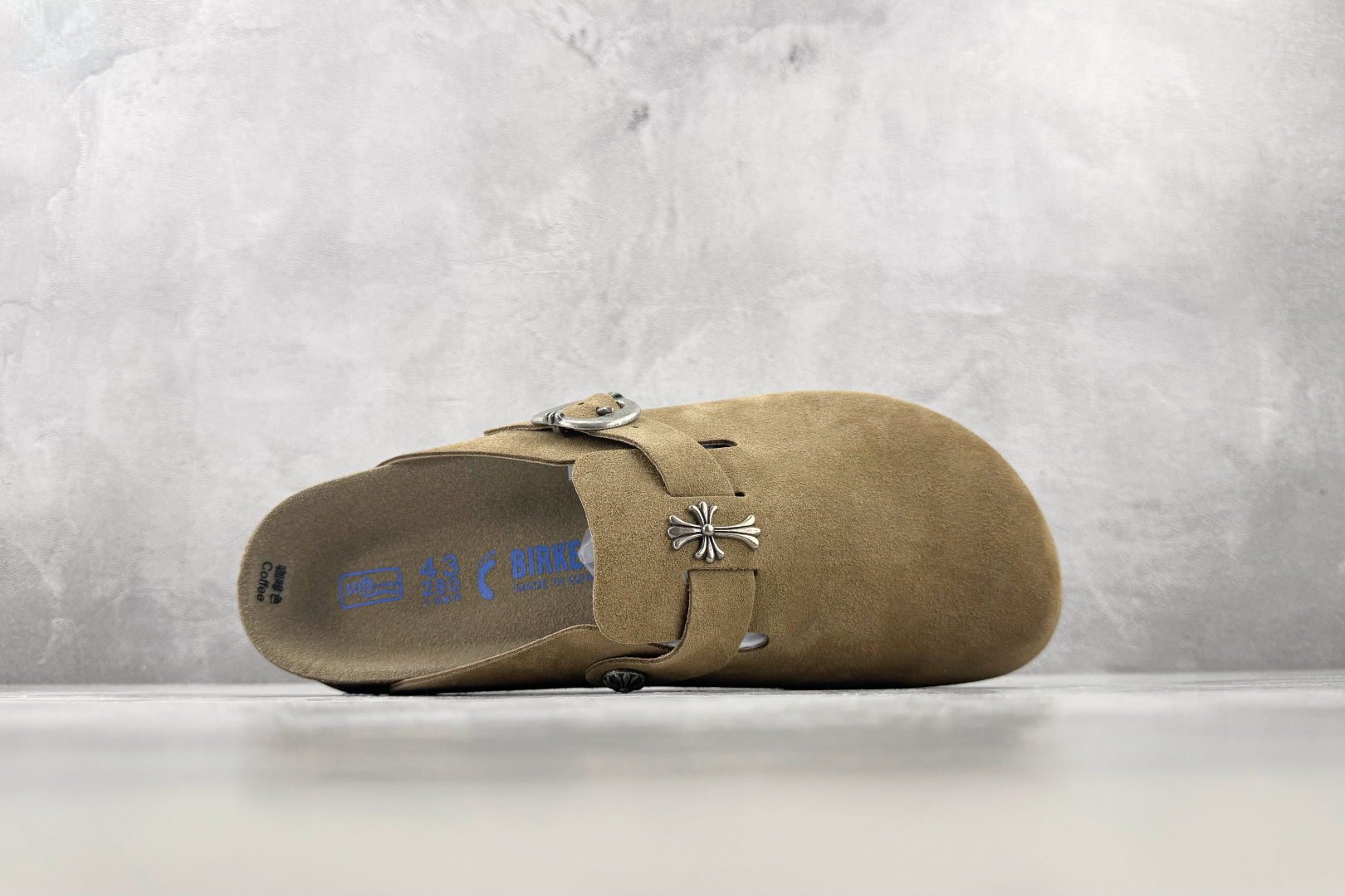 莞产 Birkenstock BS Chrome Hearts 卡其 货号: 尺码:39 40 40.5 41 42 莞产 Birkenstock BS Chrome Hearts 卡其 货号: 尺码:39 40 40.5 41 42