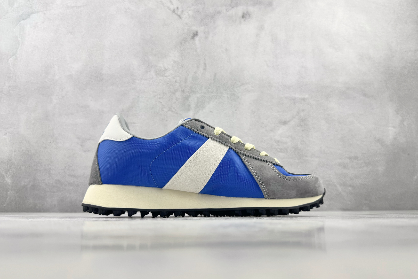 R 版出口订单 adidas originals BW RUN 蓝色 货号：KH6075 尺码：35.5 36 36.5
